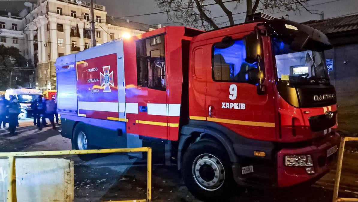 В Харькове ракеты попали по месту дислокации полицейских: есть погибшие — фото 6