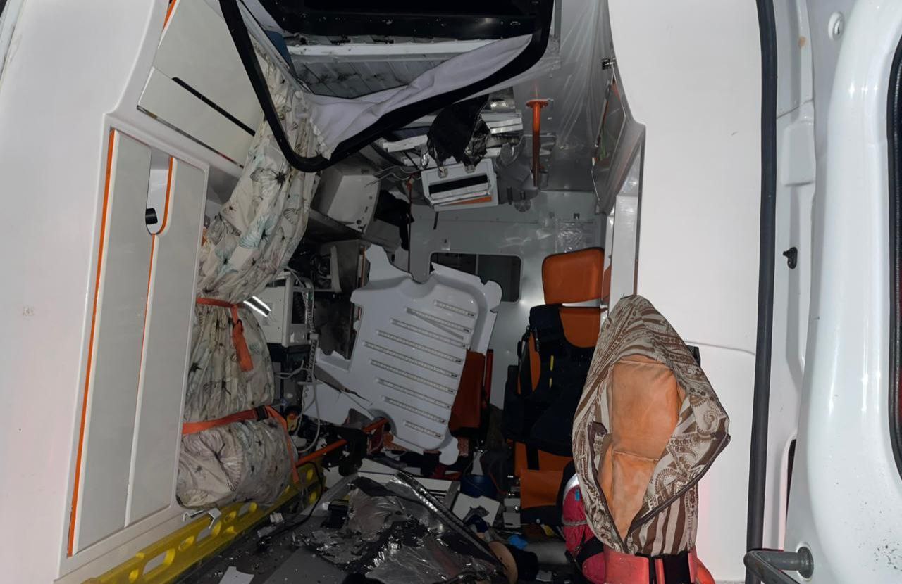 В Никополе россияне ударили по ”скорой”, которая перевозила пациента: пострадали медики — фото 8