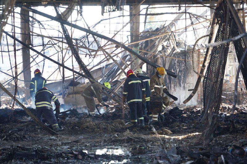 Ракетный удар по ТРЦ в Кременчуге: количество жертв стремительно растет — фото 3