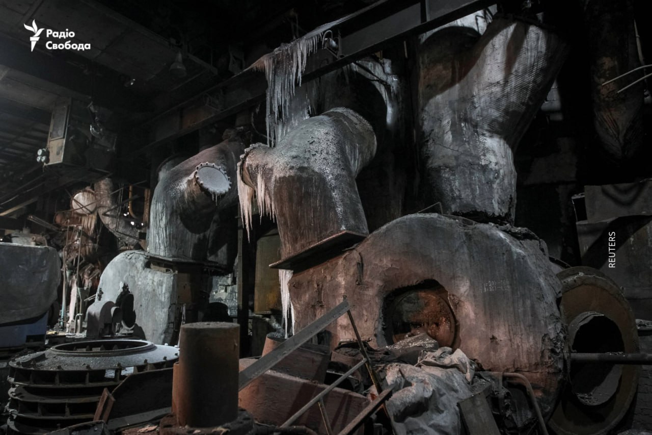 Появились фото разрушенной российской атакой украинской ТЭЦ — фото 2