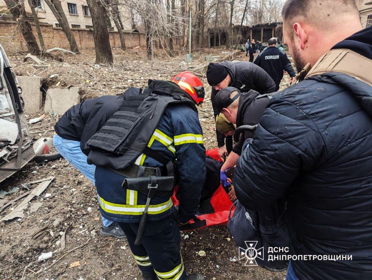 В Кривом Роге завершились аварийно-спасательные работы после российской атаки: фото — фото 12