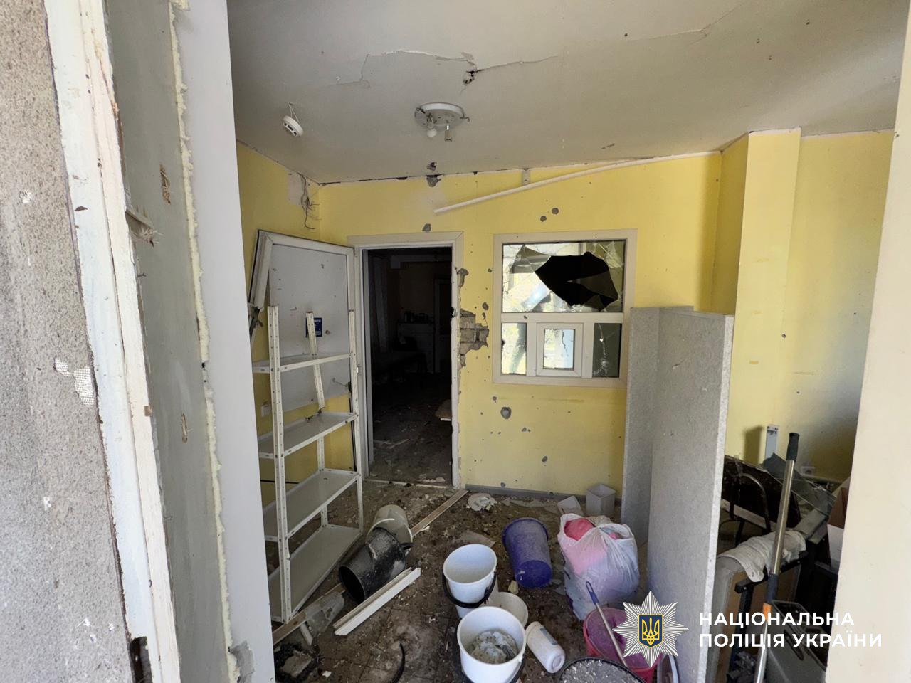 При ударе по детской больнице в Херсоне ранения получили 9 человек, среди них четверо детей — фото 13 При ударе по детской больнице в Херсоне ранения получили 9 человек, среди них четверо детей — фото 13