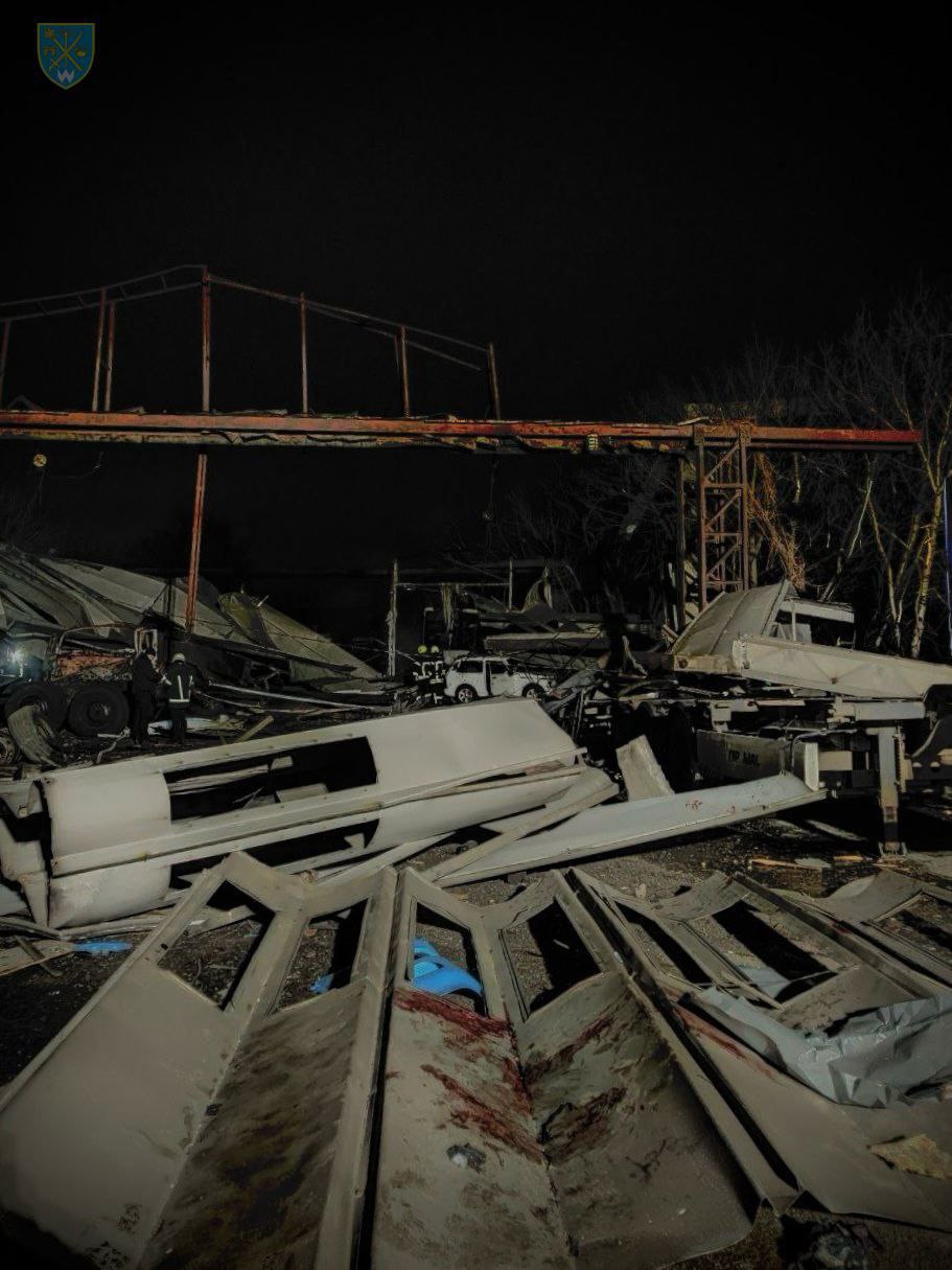 Окупанти атакували дронами Одесу: є постраждалі та руйнування (фото) — фото 5