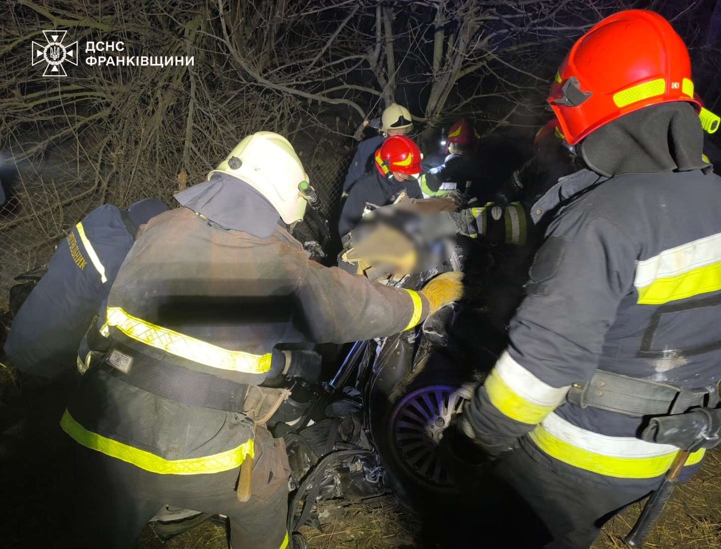 У жахливій ДТП на Прикарпатті загинули 5 молодих людей: фото — фото 3