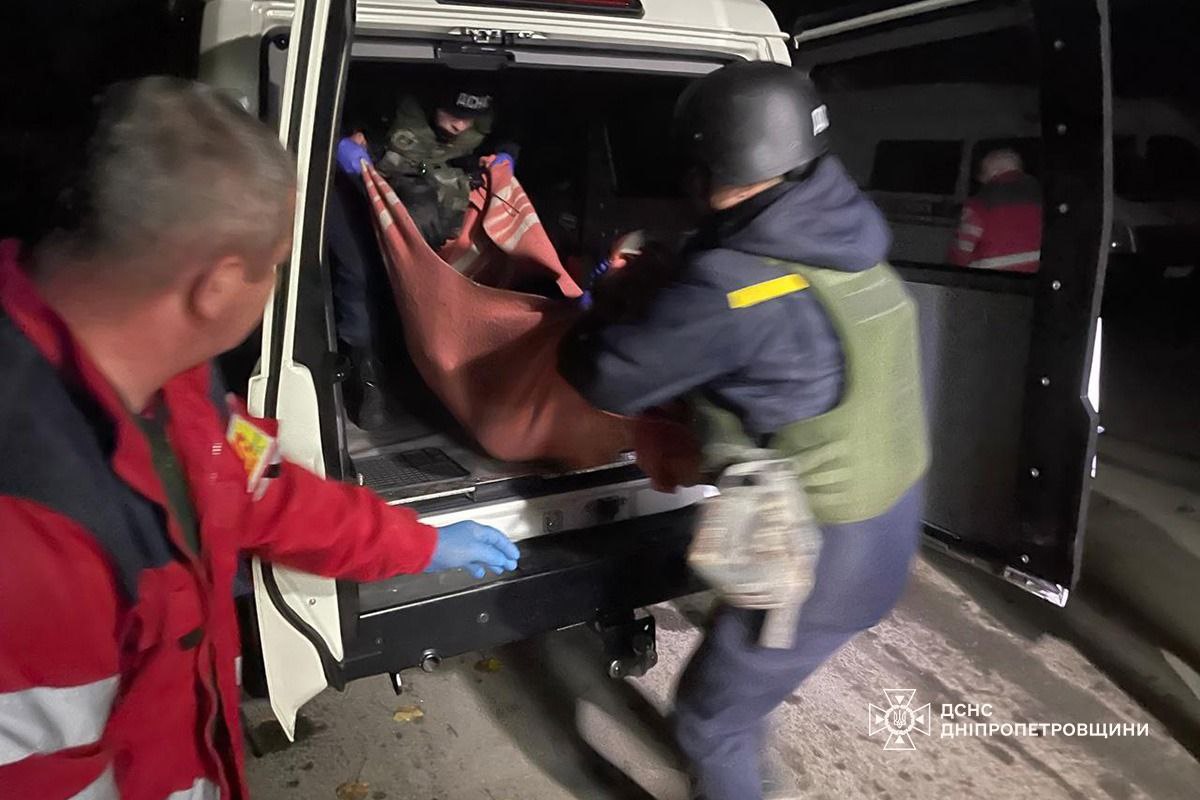 В Никополе россияне ударили по ”скорой”, которая перевозила пациента: пострадали медики — фото 2