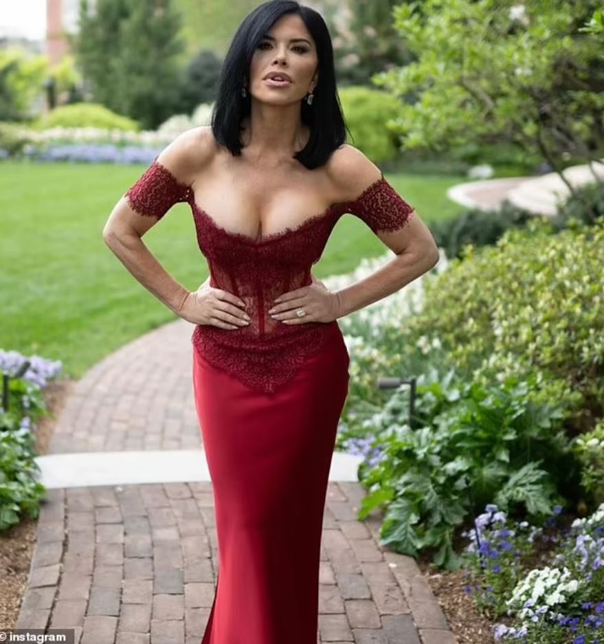 Подружку Безоса розкритикували за вульгарну сукню на вечері у Білому домі — фото