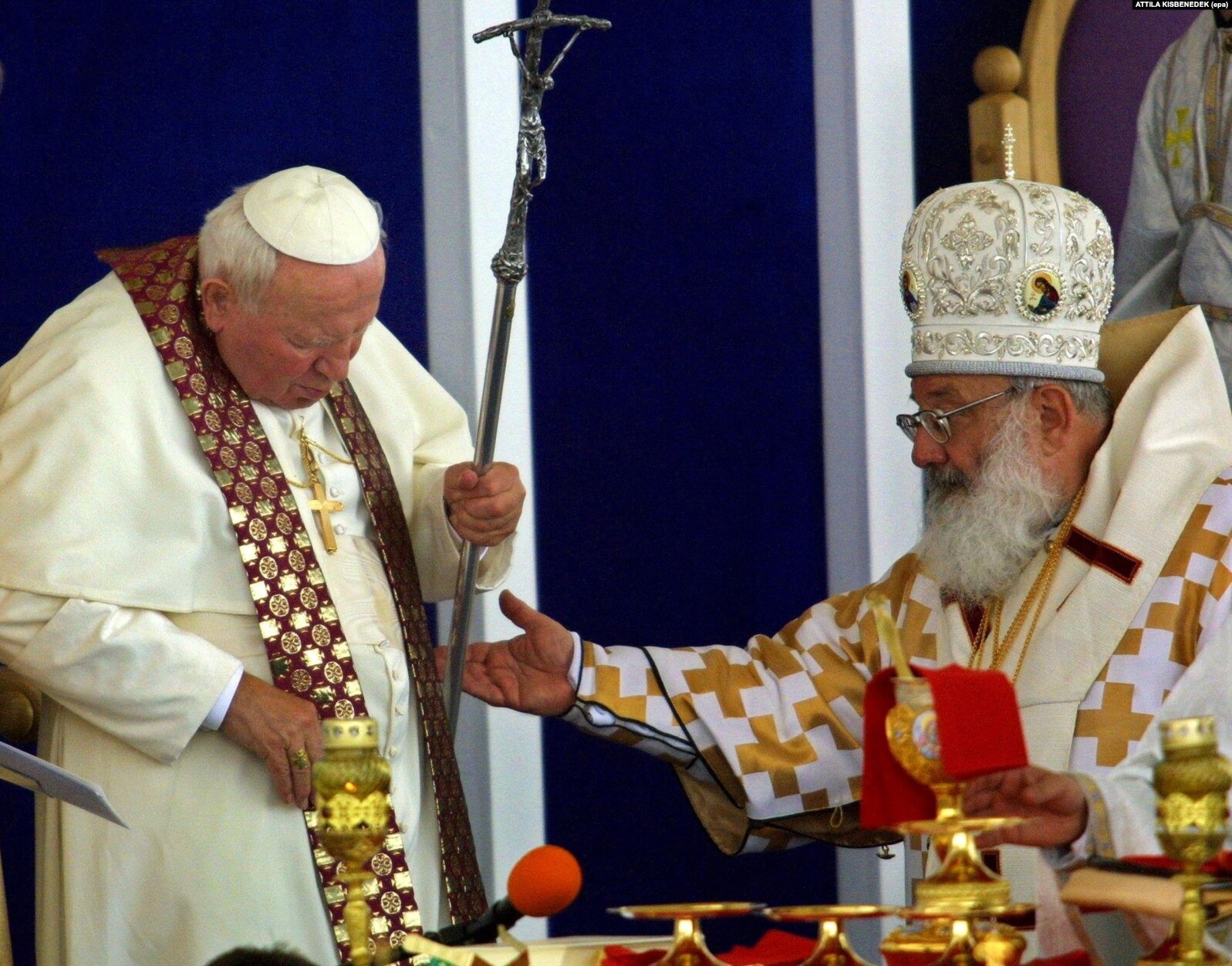 Украине 30: формирование ”Нашей Украины” и визит Папы Римского – чем запомнился 2001 год — фото 3