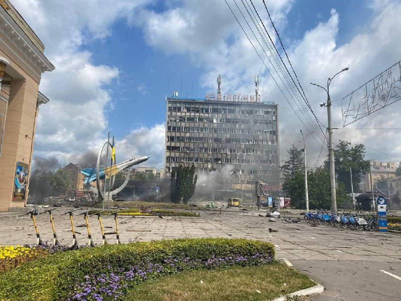 В результате ракетного удара по Виннице погибли 12 человек: фото — фото 12