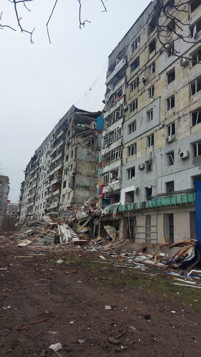 Россияне сбросили 6 авиабомб на Орехов, уничтожив жилой дом: фото — фото
