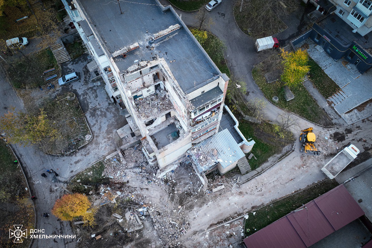 У Хмельницькому рятувальники завершили розбір завалів: причину трагедії досі не озвучено — фото 1 У Хмельницькому рятувальники завершили розбір завалів: причину трагедії досі не озвучено — фото 1