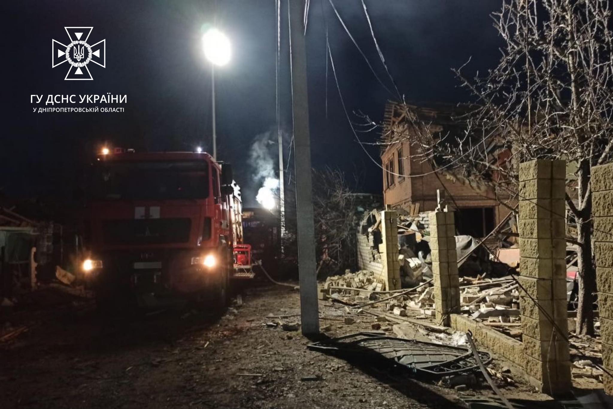 Рятувальники показали наслідки ворожого удару по Павлограду — фото