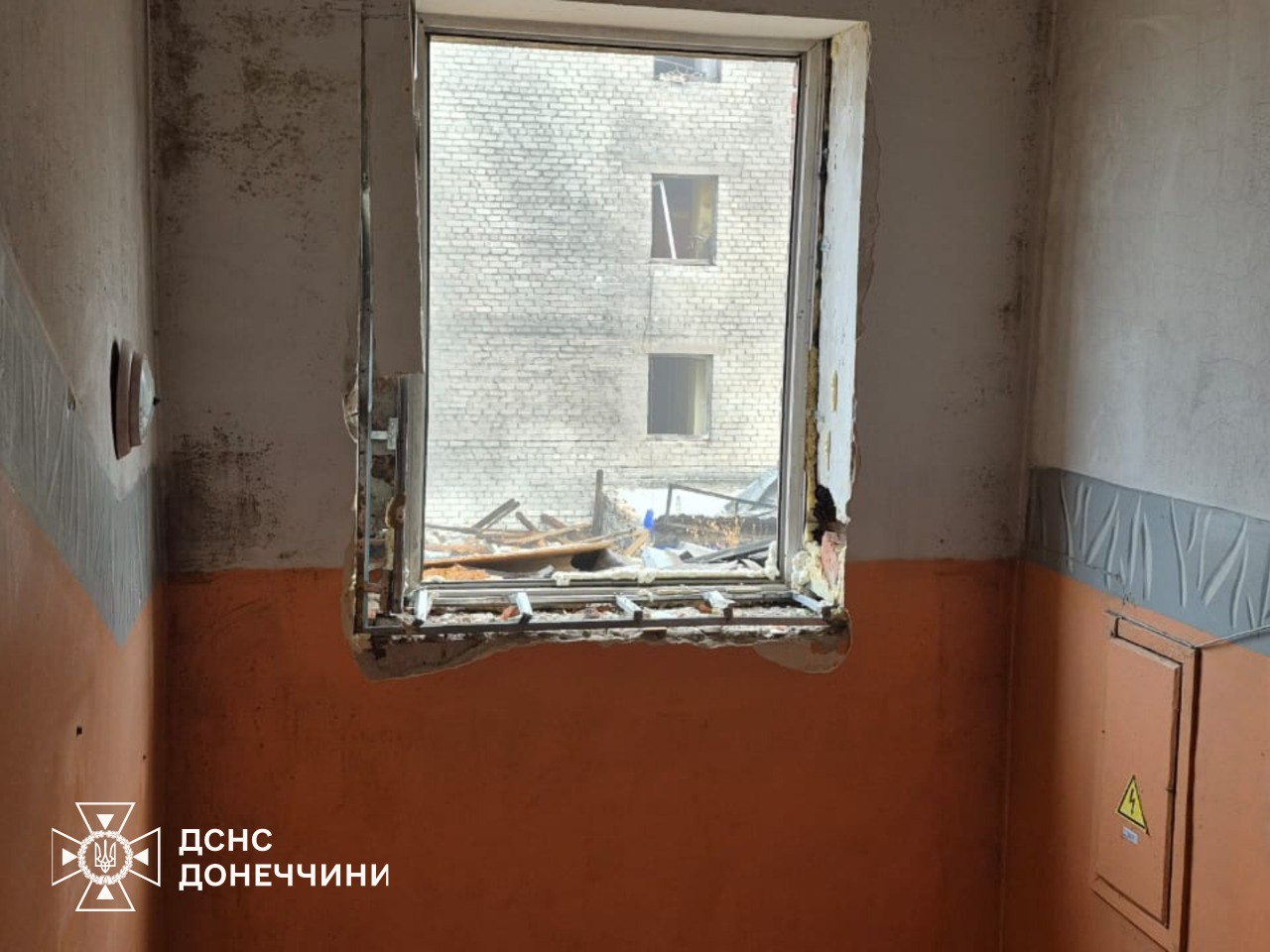 В Доброполье россияне атаковали пожарно-спасательную часть — фото 2