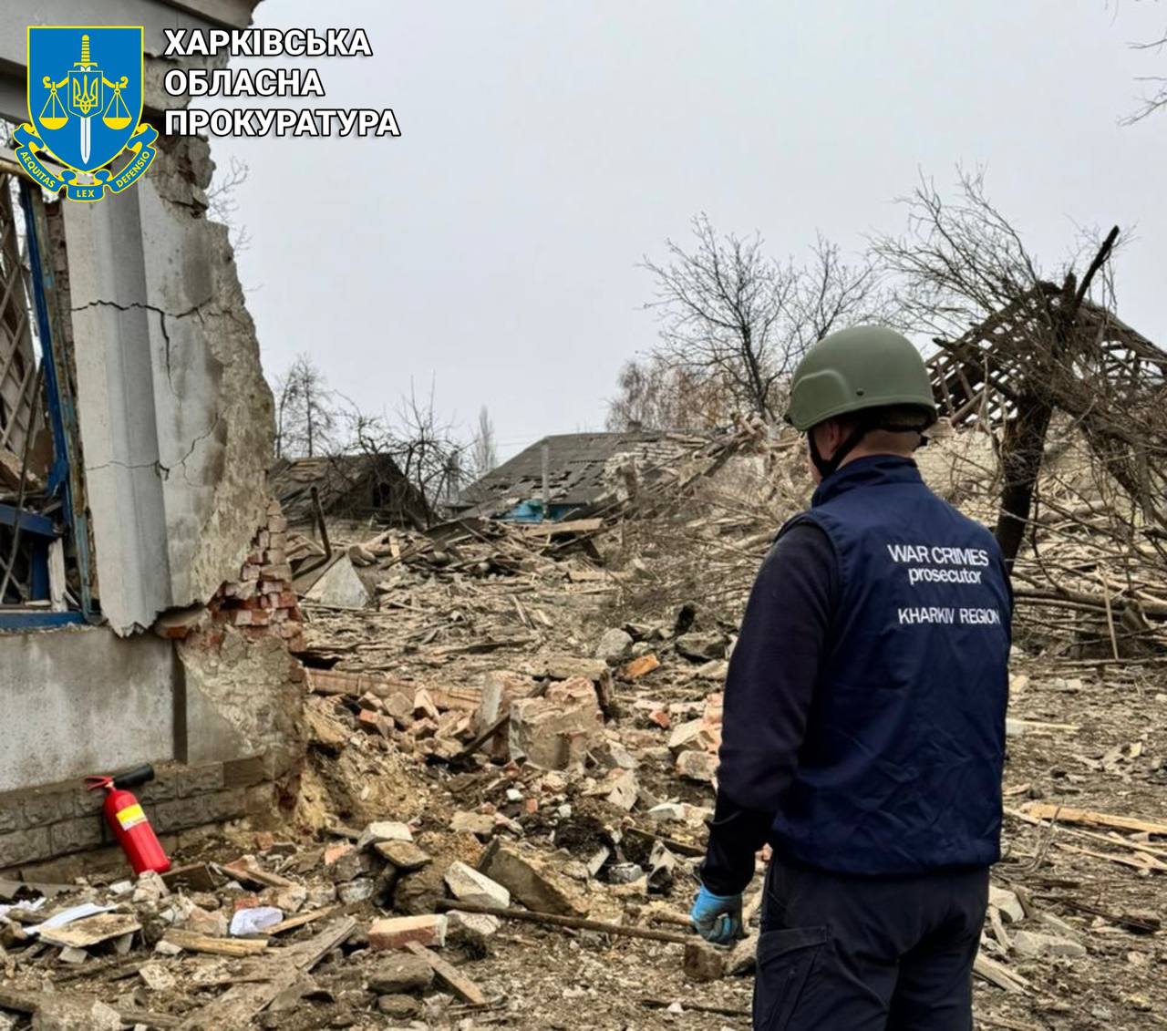 Появились кадры последствий удара по городу Златополь: пострадали 11 человек — фото 8
