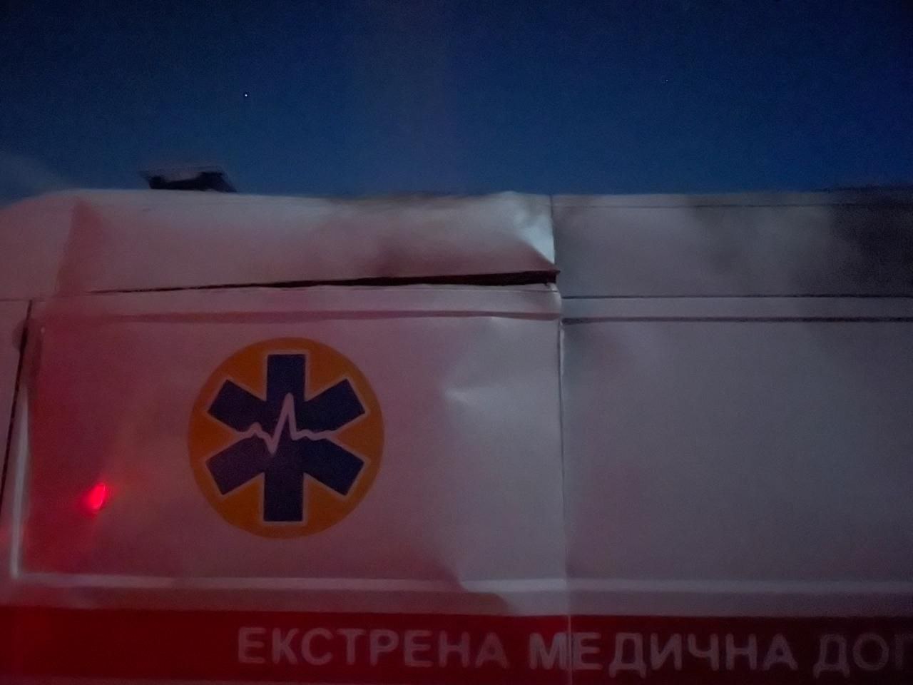 В Никополе россияне ударили по ”скорой”, которая перевозила пациента: пострадали медики — фото 9