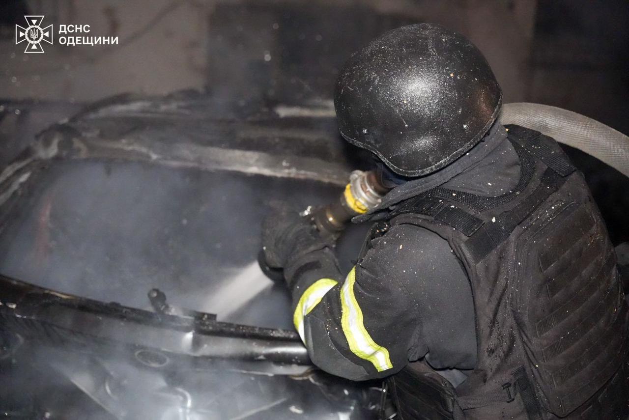 Під час атаки на Одесу постраждали 4 особи, частина міста без світла — фото 11
