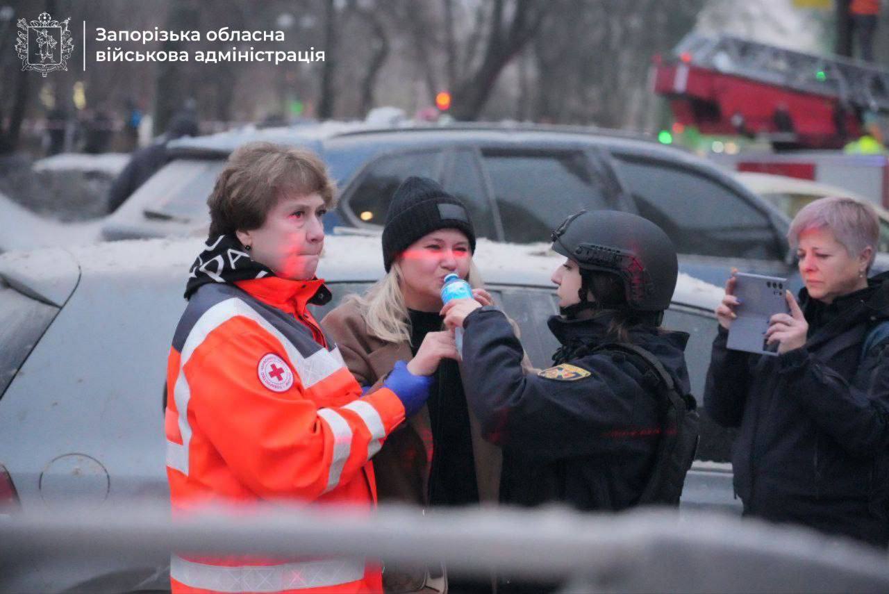 У Запоріжжі зростає кількість поранених, один із них у важкому стані: кадри — фото 5