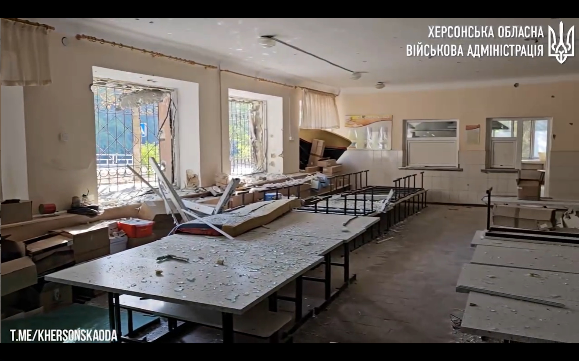 Росіяни обстріляли гімназію у Херсоні: фото — фото