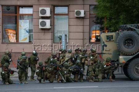 Боевики ЧВК ”Вагнера” захватили Воронеж — фото