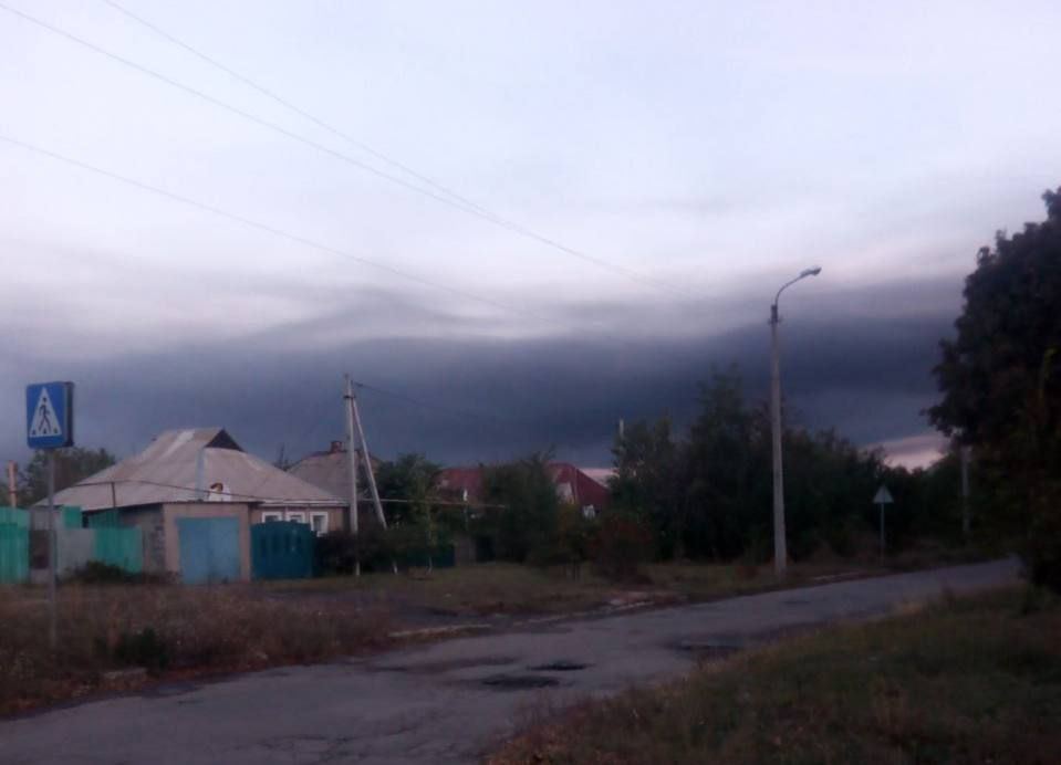 Росіяни зранку безперервно обстрілюють Авдіївку — фото