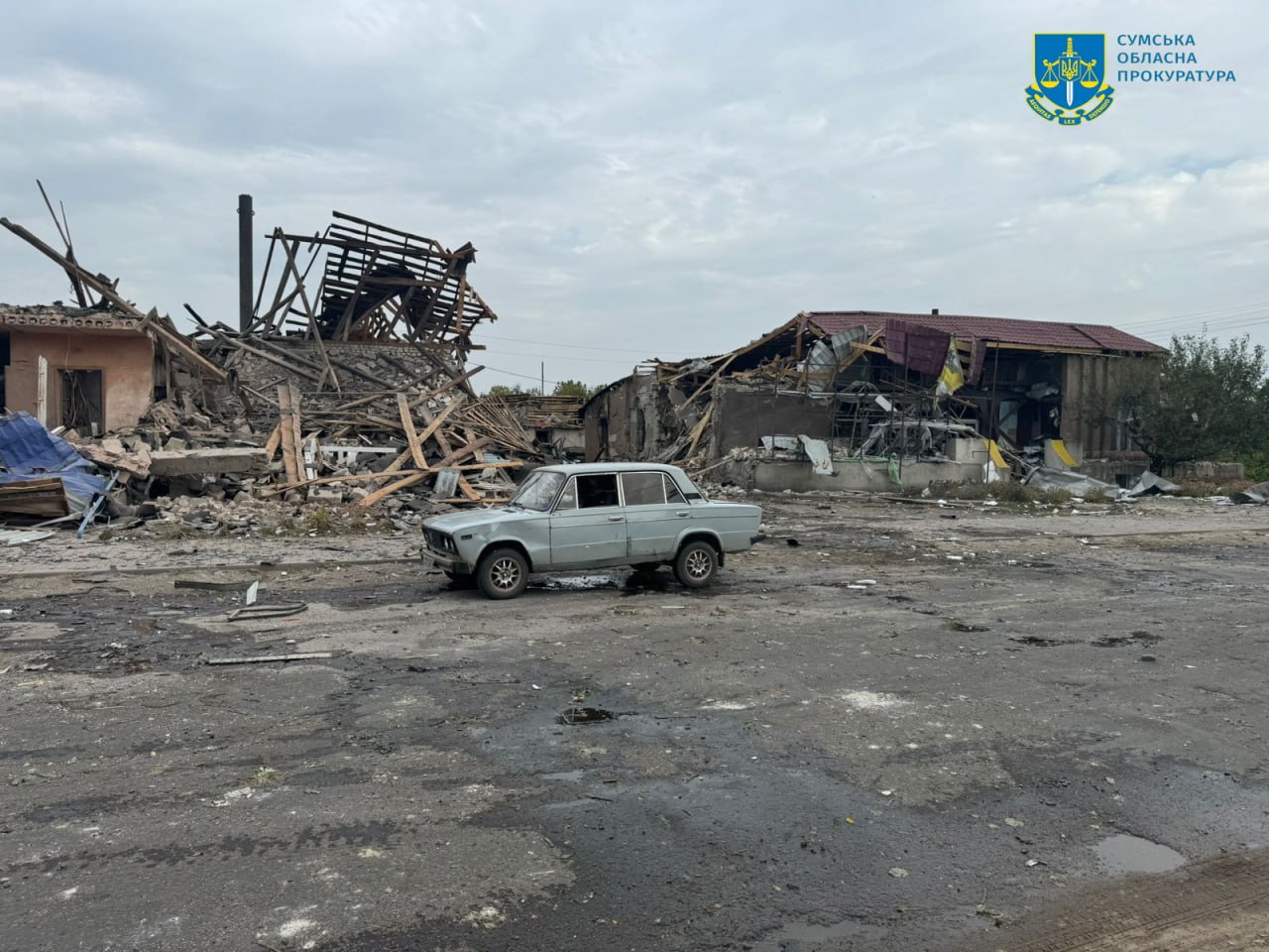 Росія скинула авіабомби на Ямпіль Сумської області, двоє людей загинули (фото) — фото 1