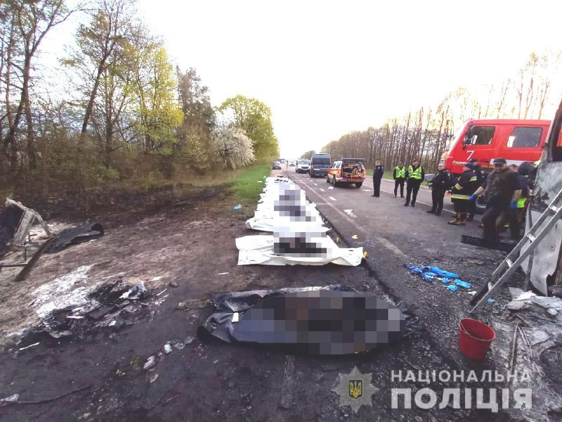 У моторошній ДТП на Рівненщині загинули 26 людей — фото
