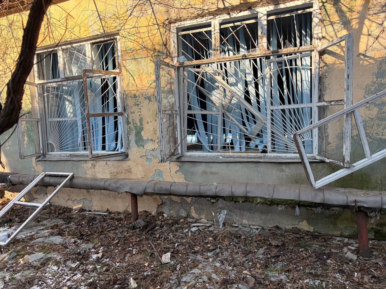 Одеська обсерваторія постраждала через російську атаку: пошкоджено стулку купола старовинного телескопа — фото 1