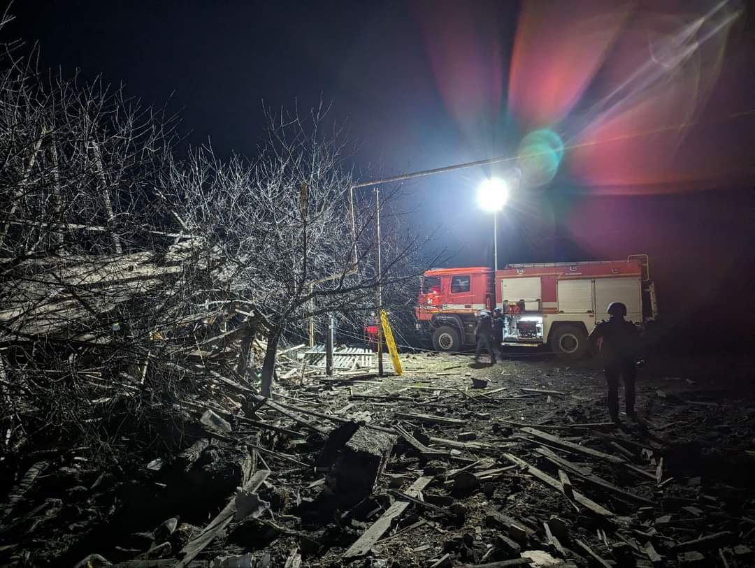 Росія завдала удару по Покровському району: загинули 11 людей, з них 5 дітей (фото) — фото