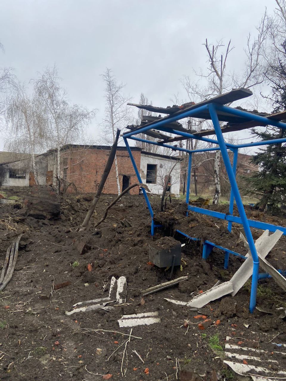 Россия обстреляла Донецкую область: четыре человека погибли (фото) — фото