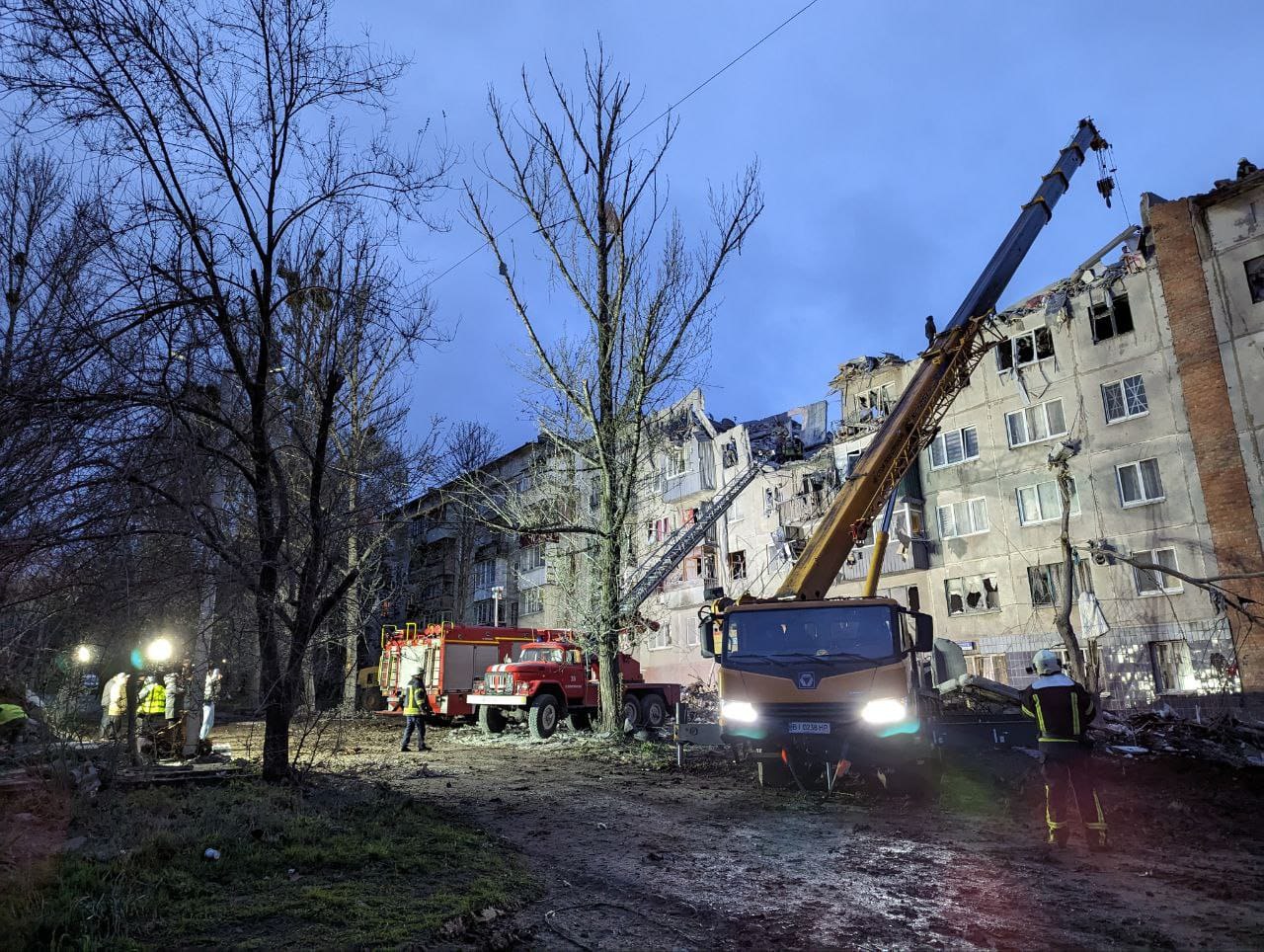 Число жертв российского удара по Славянску снова выросло: фото, видео — фото
