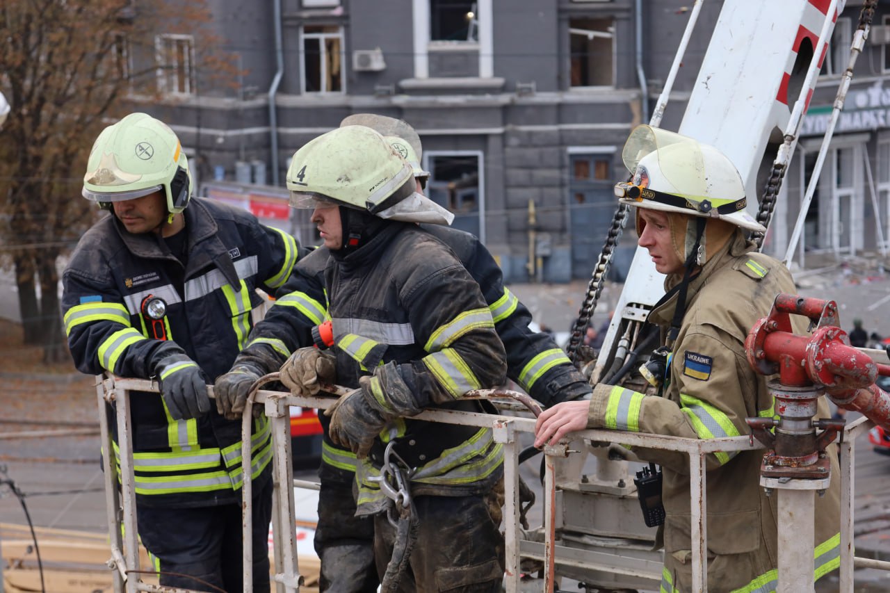 Удар по жилому дому в Харькове: спасатели завершили работы — фото 2