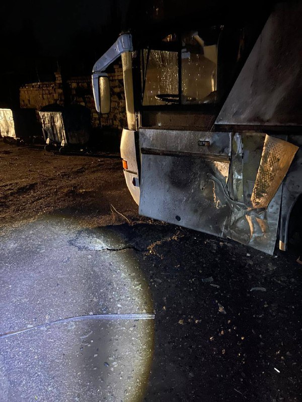 Россия ночью ударила по транспортной базе Николаева: уничтожены автобусы — фото
