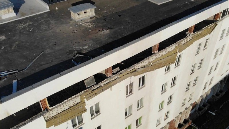 В Харькове оккупанты плотным огнем атаковали больницу и жилые дома: фото, видео — фото