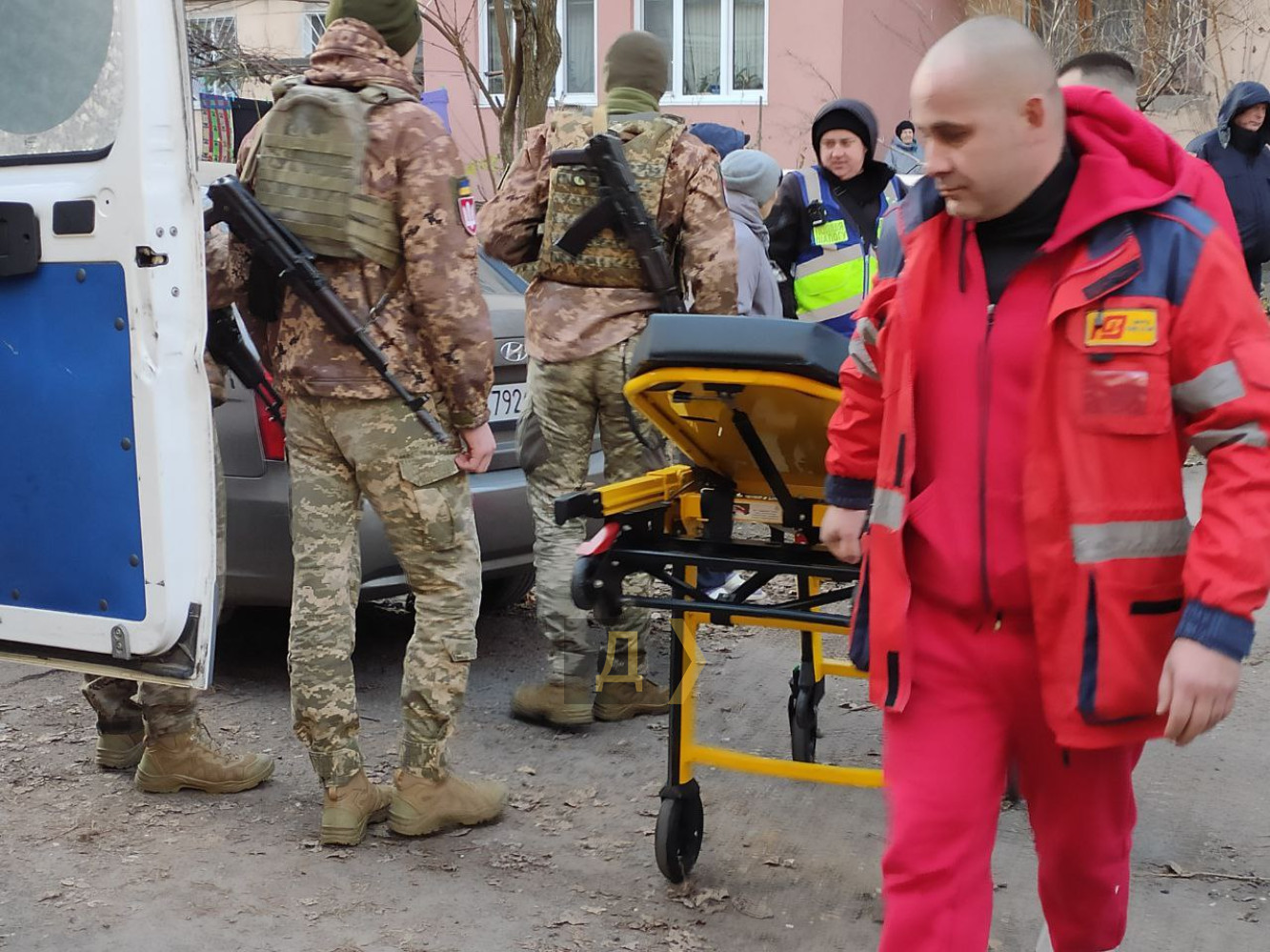 В Одесі військовий під наркотиками взяв у заручники жінку з дитиною — фото 2