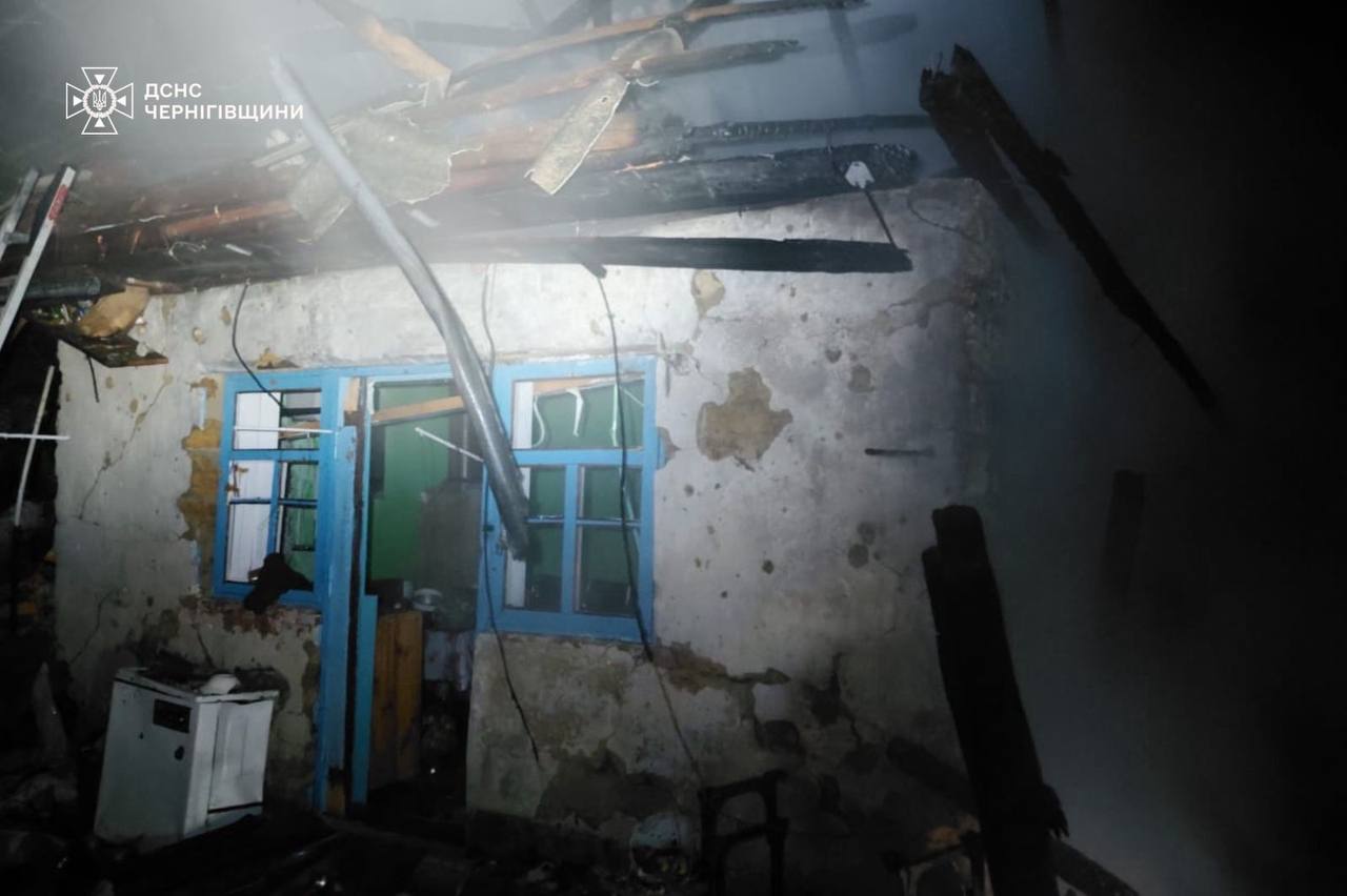 Три человека пострадали в своих домах в результате российского удара по Черниговской области — фото 7