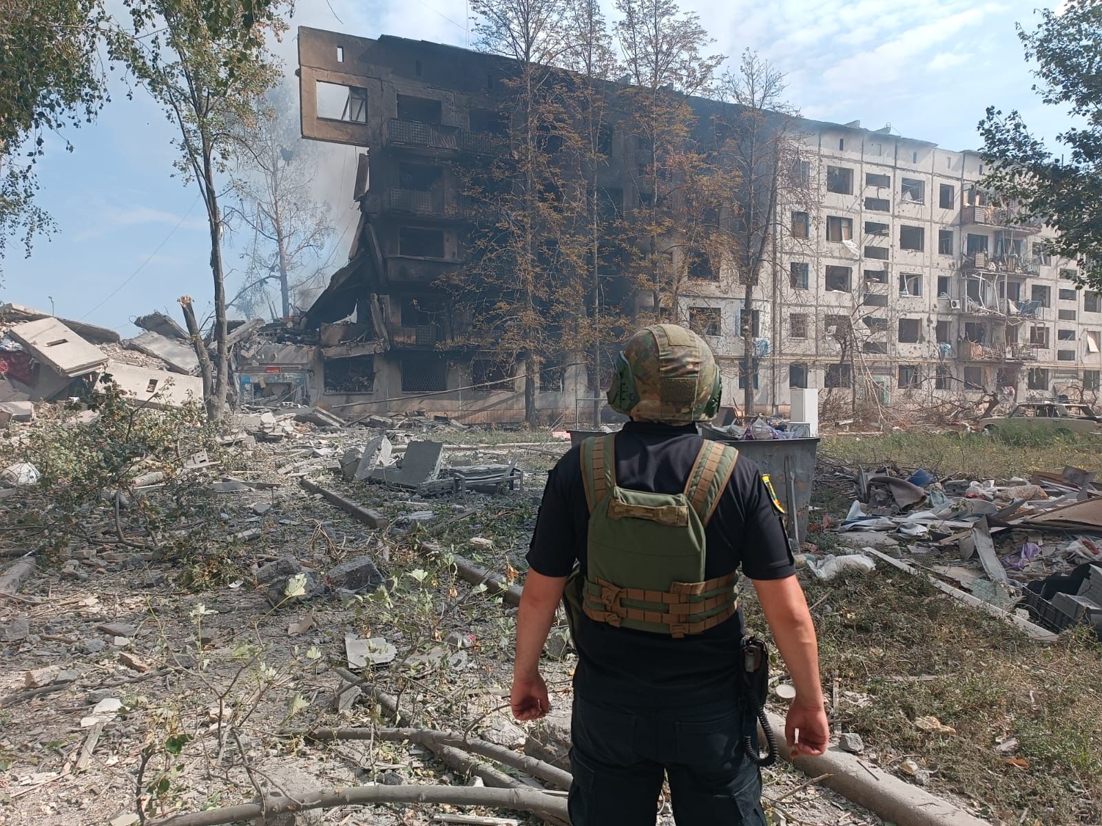 Россияне атаковали Константиновку, применяя артиллерию и ФАБ-500: под завалами домов могут быть люди — фото 2