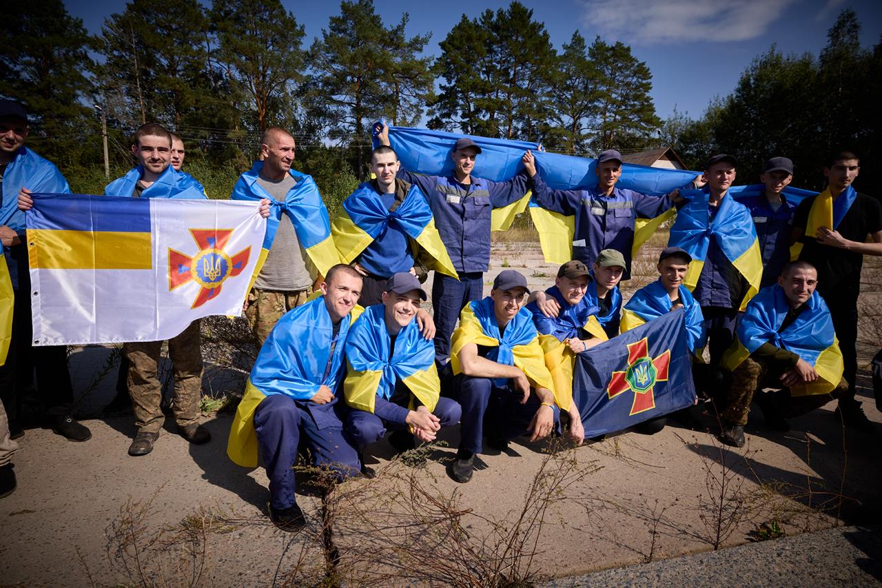 Зеленський підтвердив, що Україна провела другий поспіль обмін полоненими — фото 6