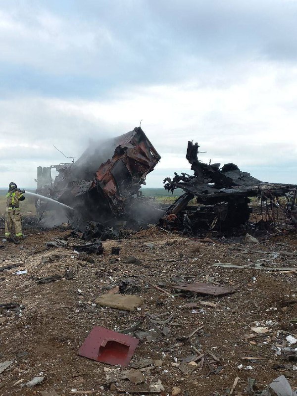 В сети показали последствия ударов по аэродрому Бельбек — фото 2