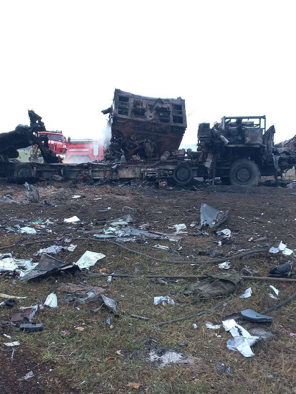 В сети показали последствия ударов по аэродрому Бельбек — фото 1