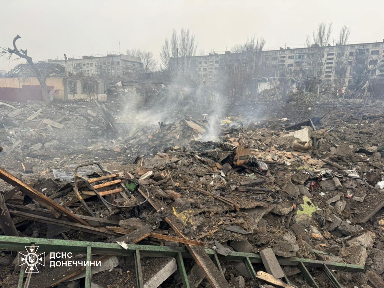 Спасатели показали последствия российских авиаударов по Краматорску — фото 3