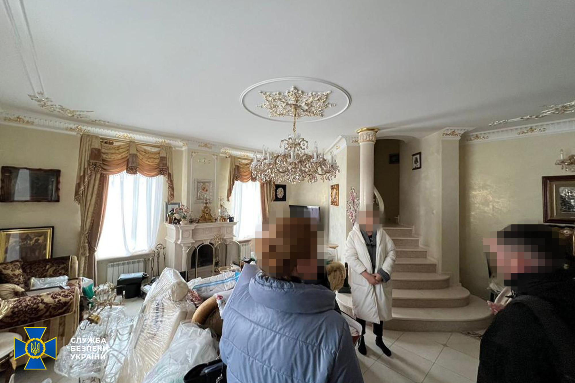 СБУ показала кадри обшуків у будинку митрополита Павла — фото