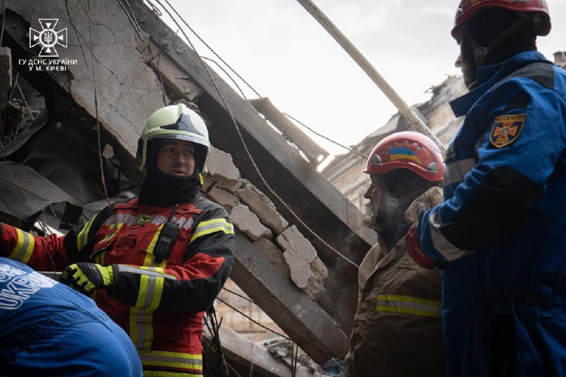 Жертвами ракетної атаки 29 грудня стали 53 особи: рятувальні роботи завершено — фото