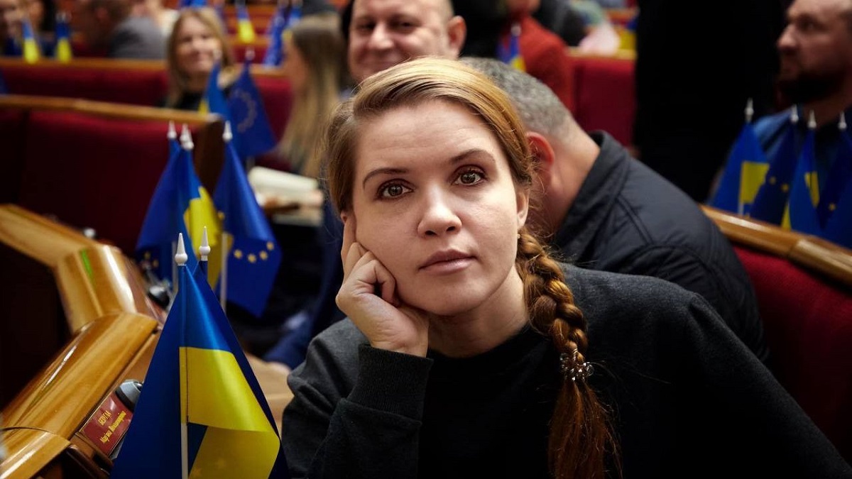 Марьяна Безуглая покидает фракцию "Слуга народа" | Postfuctum.info