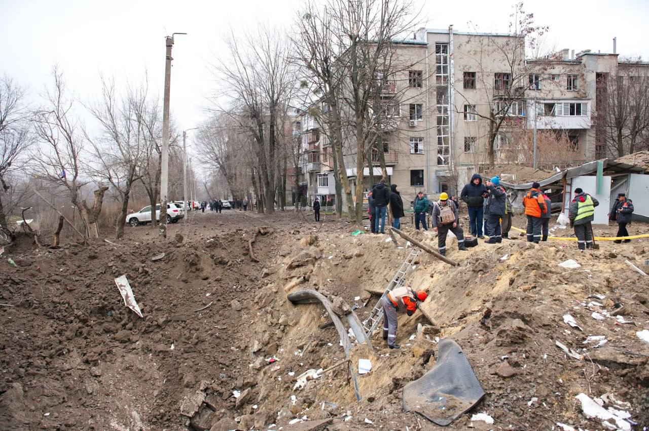 З'явилися кадри наслідків ударів по Харкову: поранено 44 особи — фото 5