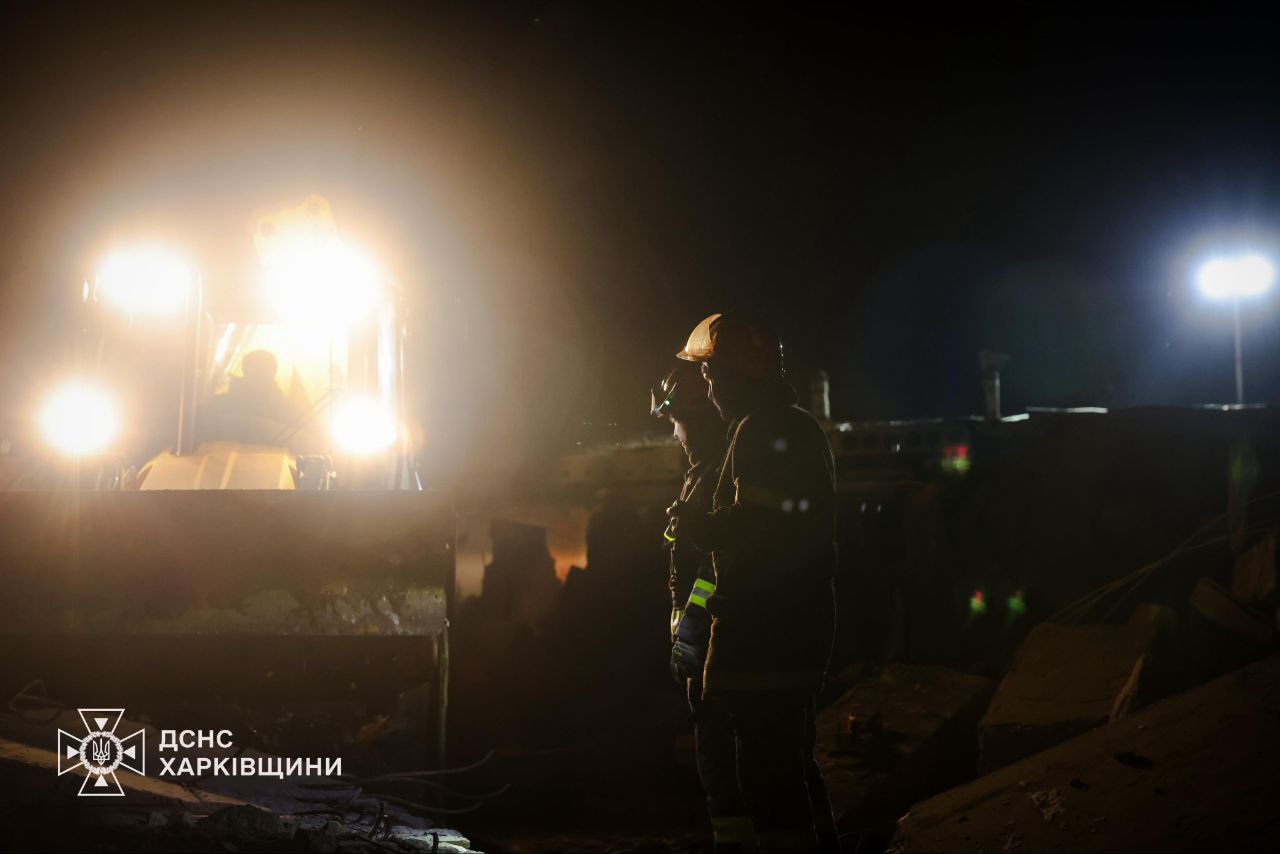 Россияне нанесли ракетный удар по Харькову: кадры последствий — фото 3