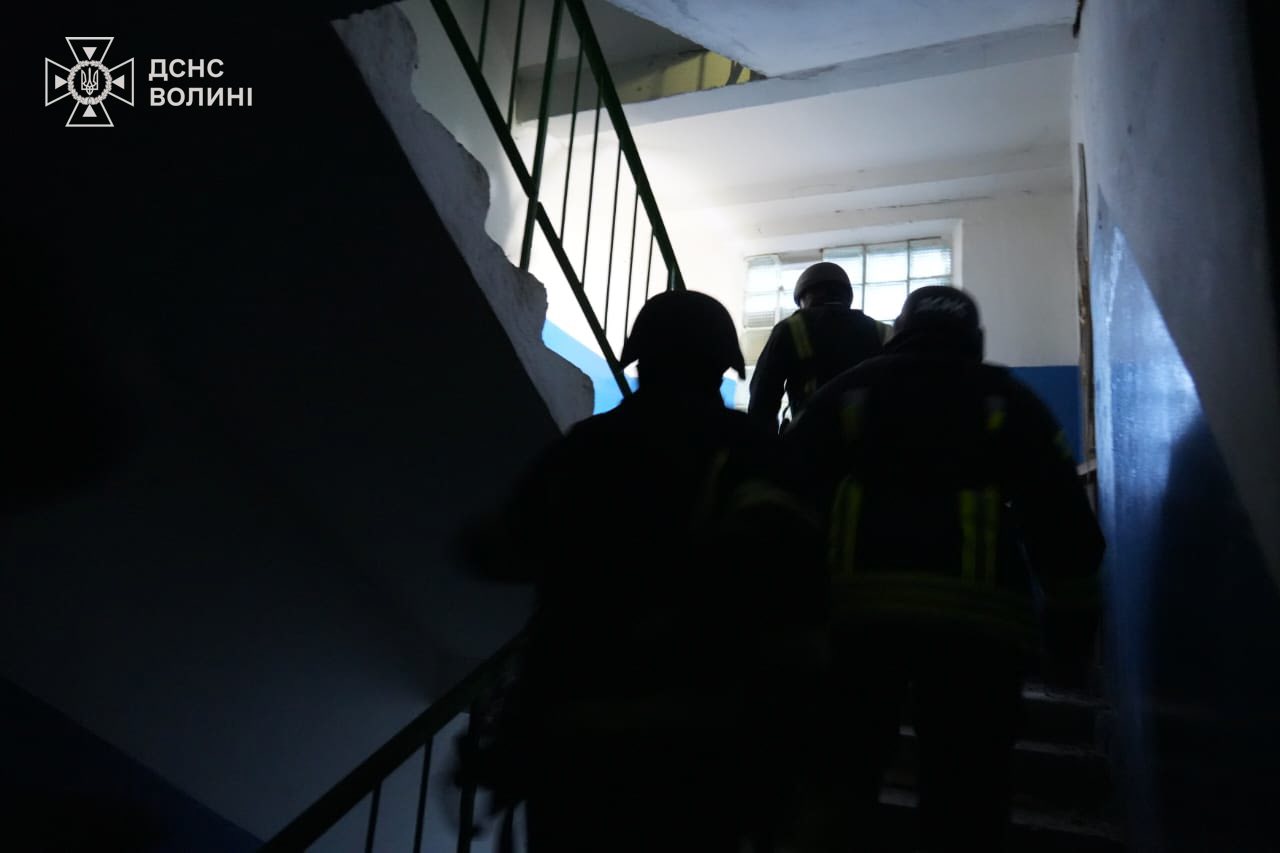 У мережі з'явилися кадри ракетного удару по Луцьку: у місті вже 15 постраждалих — фото 9