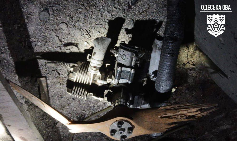 Российский беспилотник влетел в недостроенный дом в Одессе — фото 1