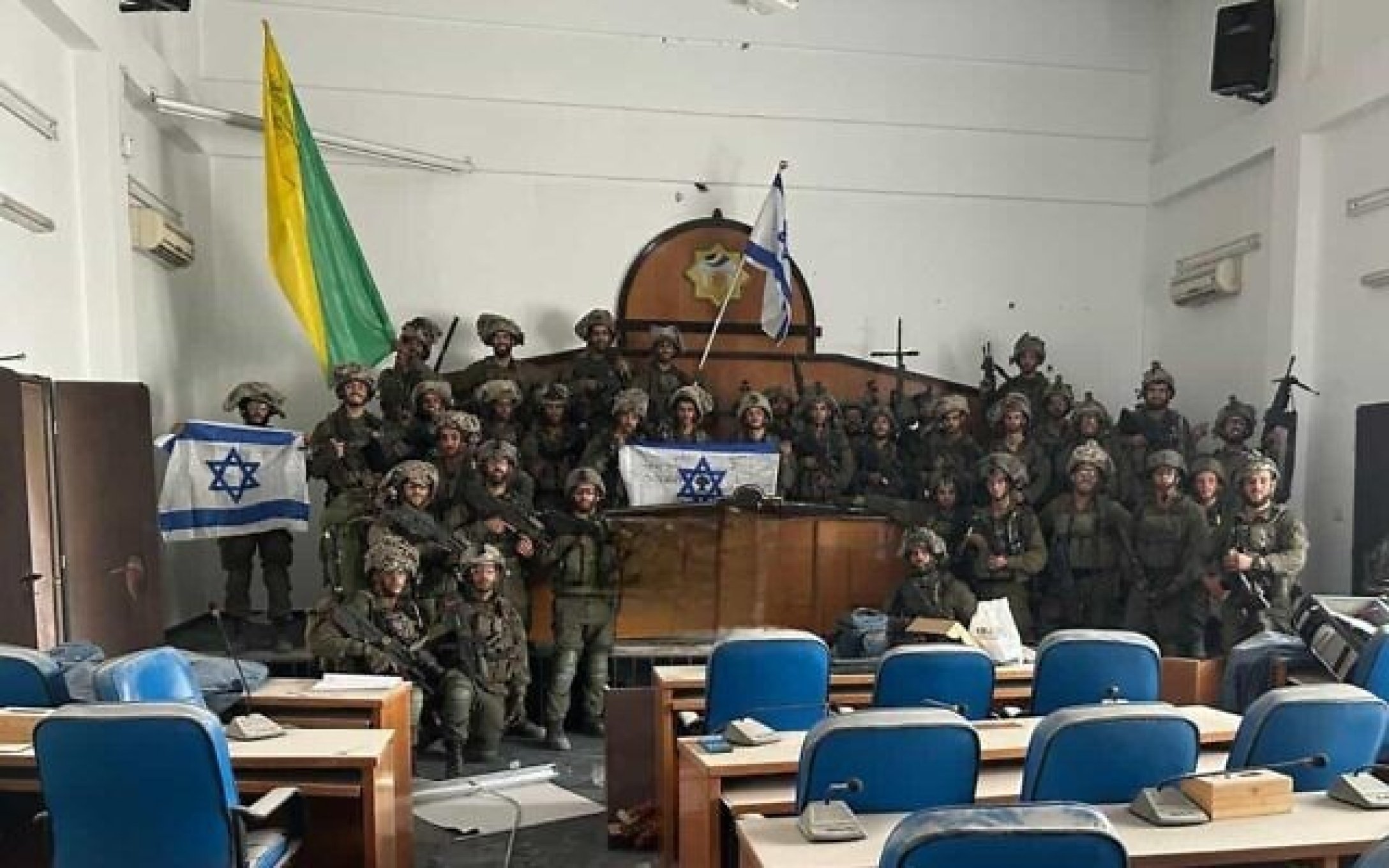 ЦАХАЛ підірвав будівлю парламенту ХАМАС у секторі Гази: відео — фото