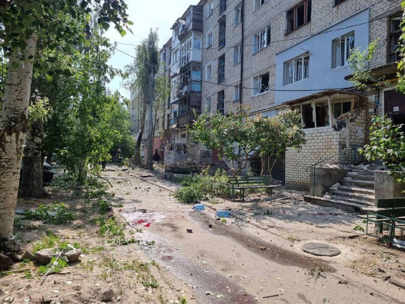 Оккупанты обстреляли жилые кварталы в Николаеве, есть раненые: фото — фото 3