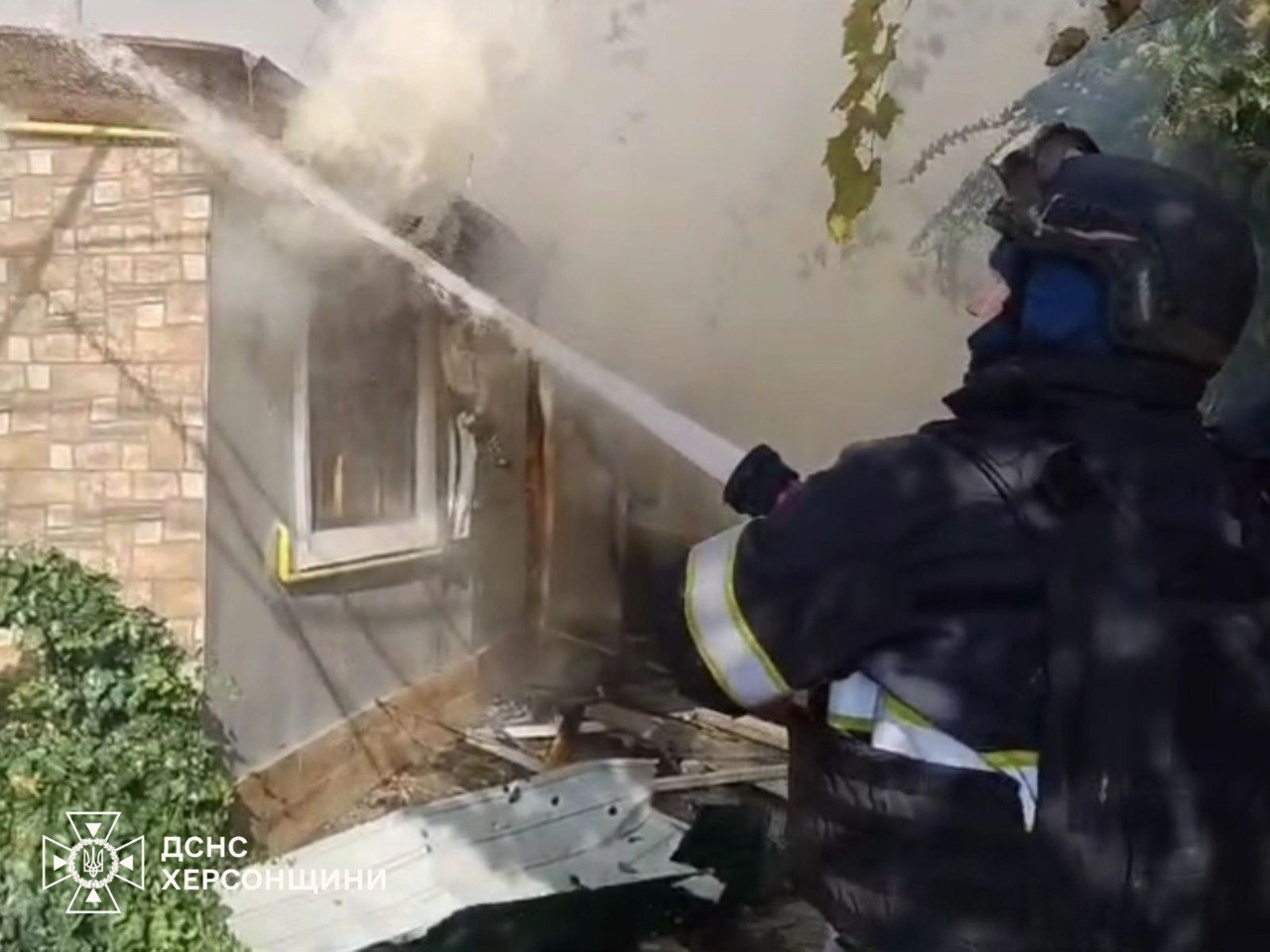 В Херсоне БПЛА россиян атаковал спасателей — фото 1