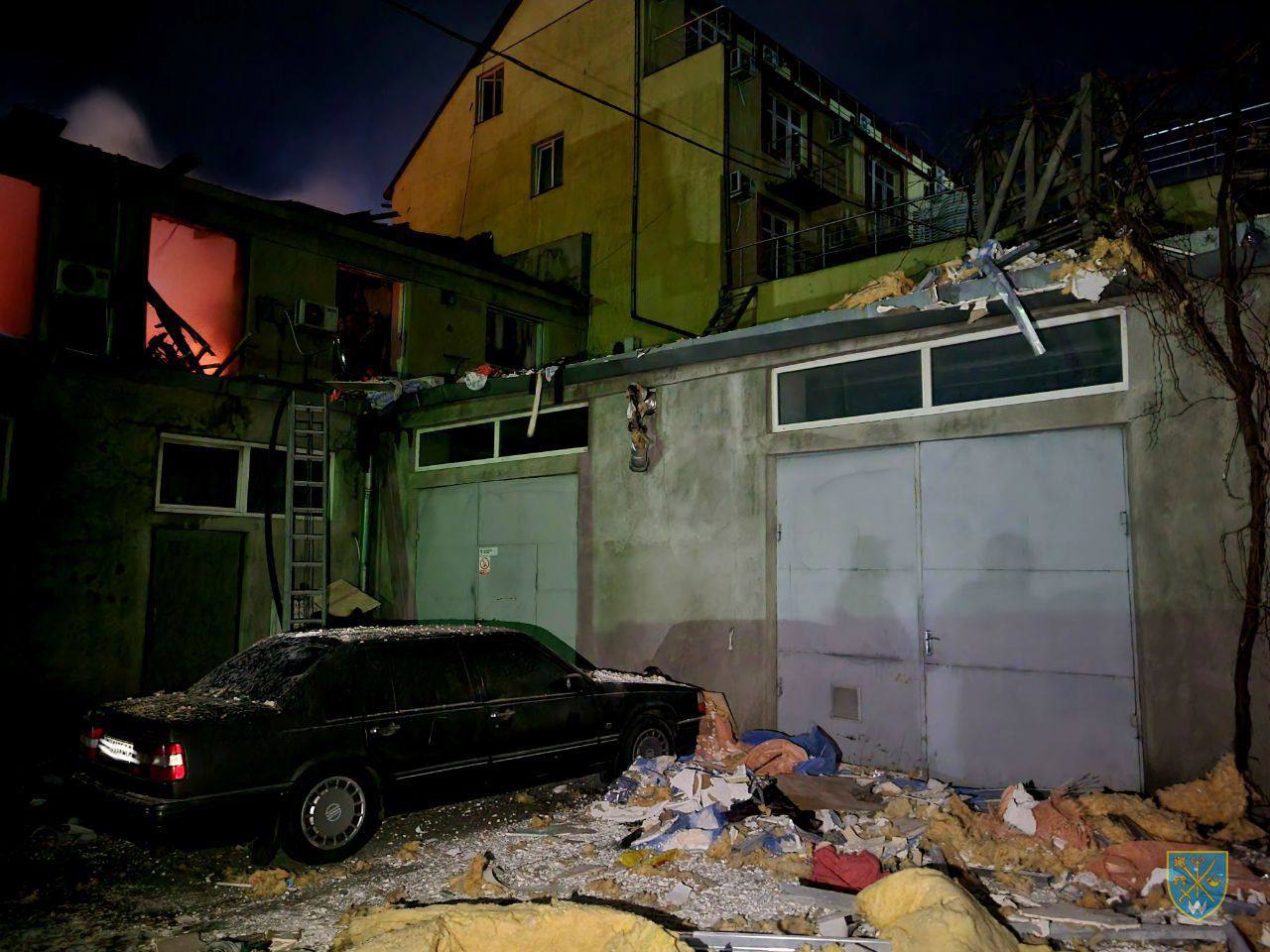Погибли трое людей: появились кадры последствий удара по Одессе — фото